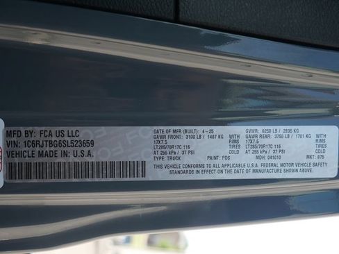 Used 2025 Jeep Gladiator Rubicon AWD/4WD image 29