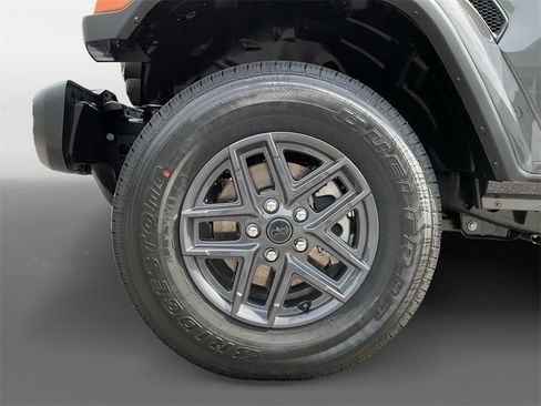 New 2025 Jeep Gladiator Sport image 16