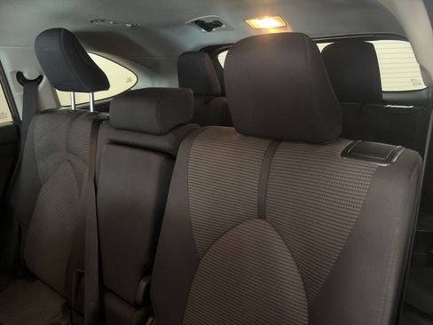 Used 2021 Toyota Highlander LE image 14