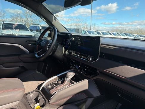 Used 2024 Chevrolet Colorado Z71 w/ Z71 Convenience Package 2 image 14