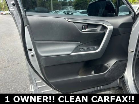 Used 2022 Toyota RAV4 XLE FWD image 6