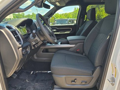 New 2026 RAM 2500 Big Horn AWD/4WD image 4