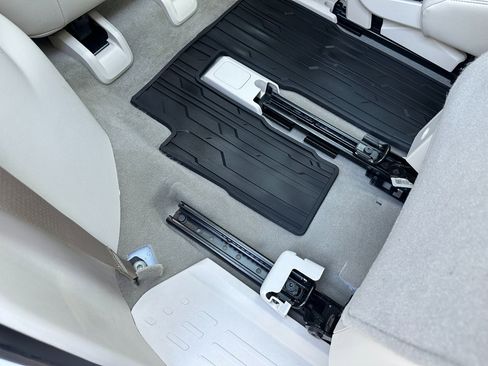 Used 2022 GMC Acadia Denali w/ Denali Technology Package image 30