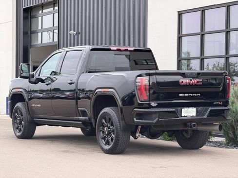 Used 2024 GMC Sierra 2500 AT4 w/ Technology Package AWD/4WD image 3