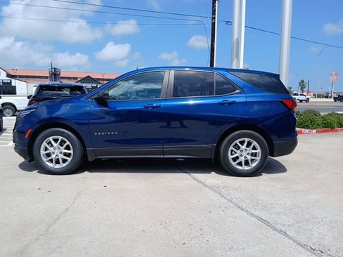 Used 2022 Chevrolet Equinox LS w/ LS Convenience Package image 6