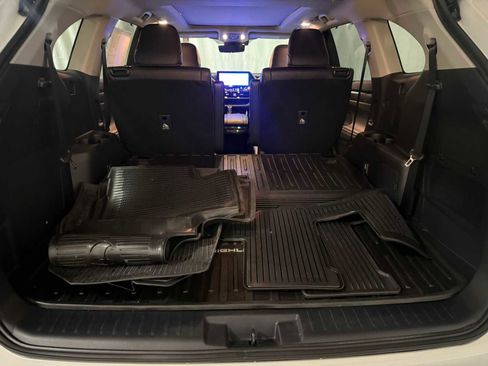 Used 2023 Toyota Highlander Platinum image 25