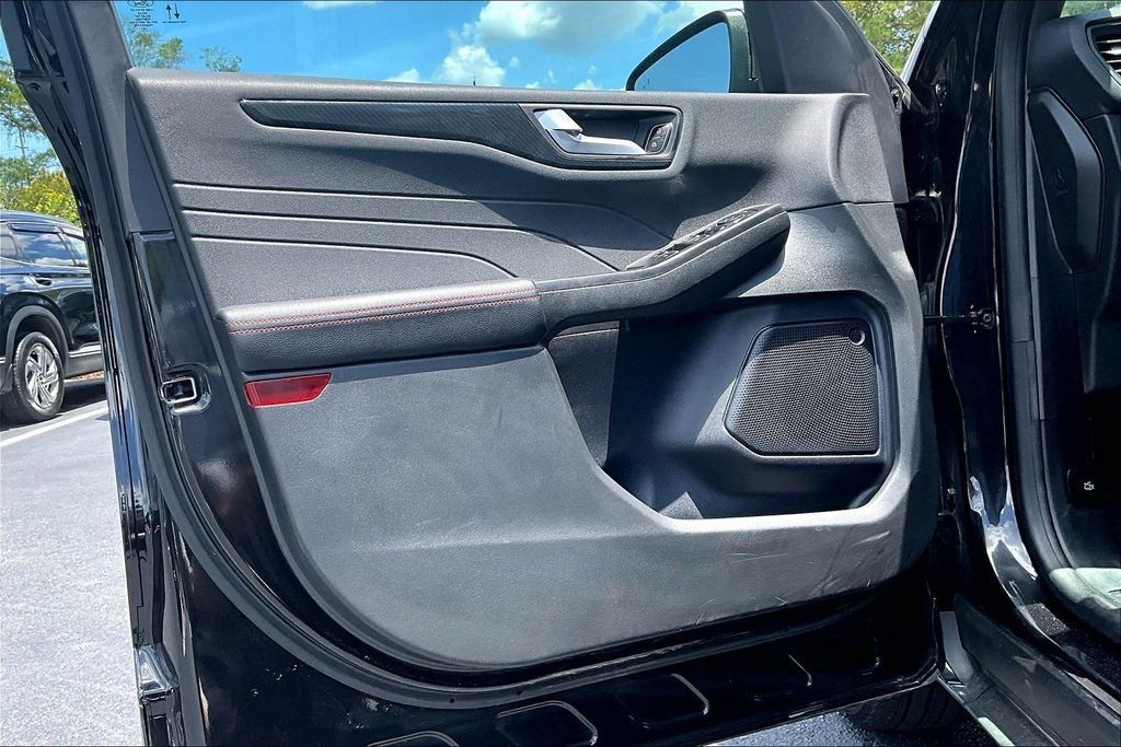 Used 2023 Ford Escape ST-Line AWD/4WD image 20