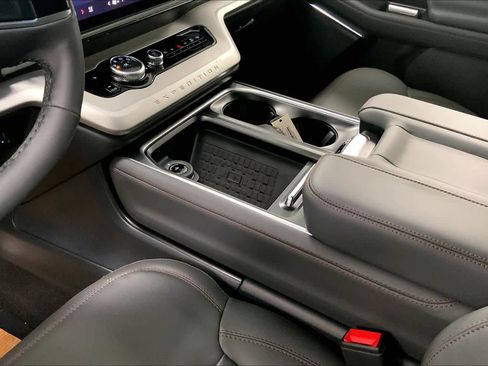 New 2025 Ford Expedition Active image 6