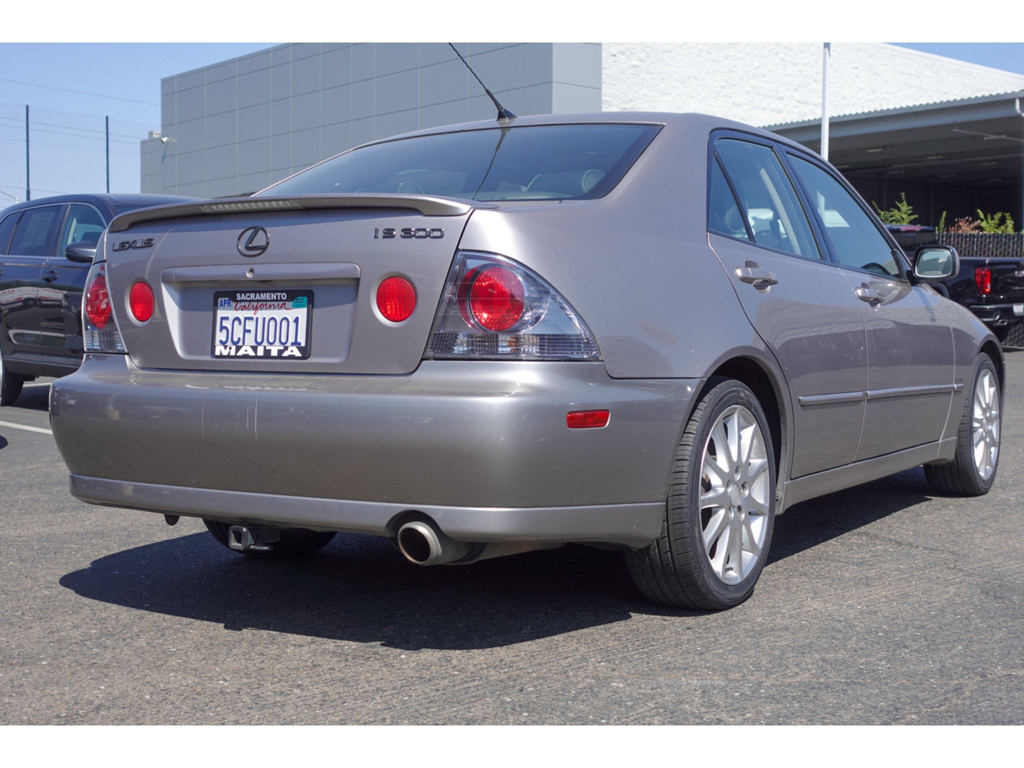 Used 2003 Lexus IS 300 RWD image 3