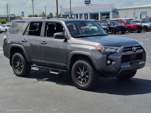 Used 2021 Toyota 4Runner SR5 AWD/4WD image 3