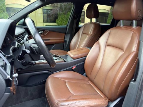 Used 2017 Audi Q7 3.0T Prestige w/ Prestige Package image 12