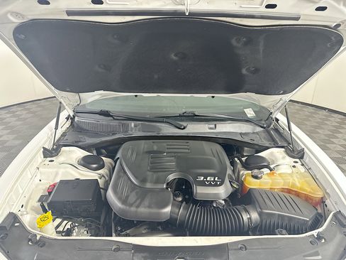 Used 2020 Dodge Charger SXT w/ Blacktop Package image 33