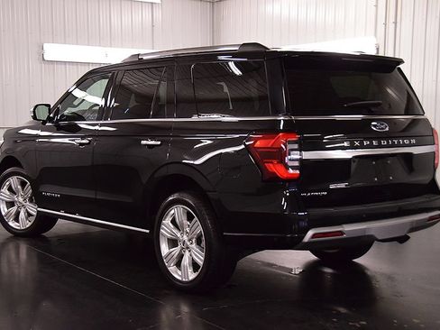 Used 2024 Ford Expedition Platinum AWD/4WD image 5