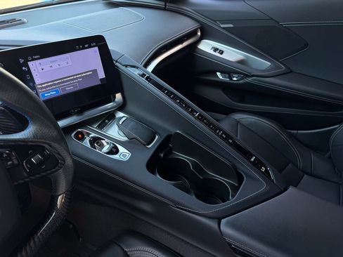Used 2024 Chevrolet Corvette Stingray Coupe RWD image 16