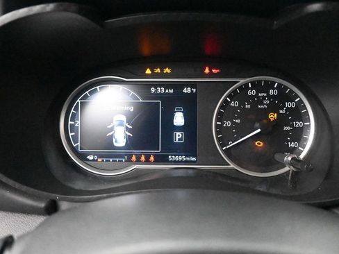 Used 2023 Nissan Versa SR w/ Trunk Package image 34