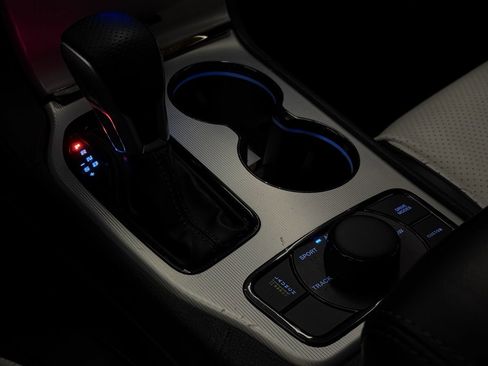 Used 2021 Jeep Grand Cherokee Trackhawk image 42