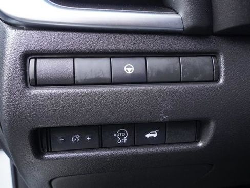 Used 2023 Nissan Rogue SV w/ SV Premium B Package image 13