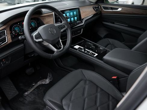 New 2026 Volkswagen Atlas SE FWD image 11