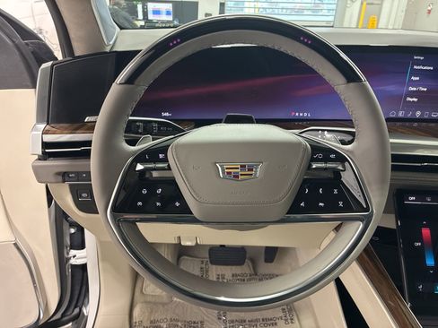 Used 2025 Cadillac Escalade Sport Platinum w/ LPO, ONYX Package image 10