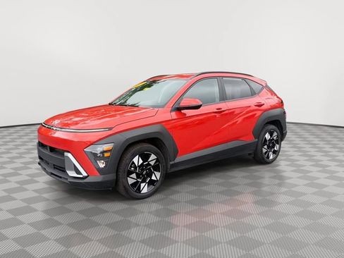 Used 2025 Hyundai Kona SEL FWD image 5