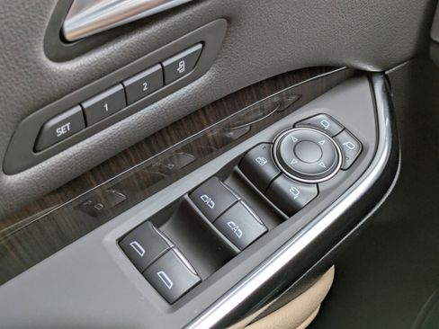 Used 2025 Cadillac XT4 Premium Luxury w/ Technology Package image 21