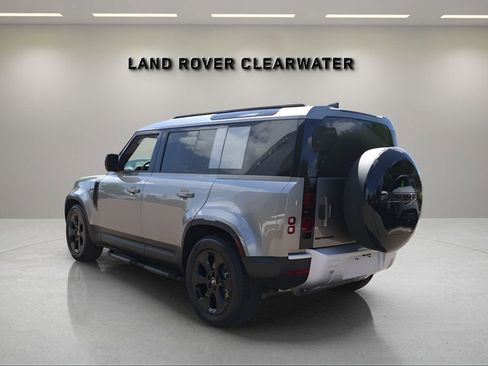 Used 2025 Land Rover Defender 110 S AWD/4WD image 3