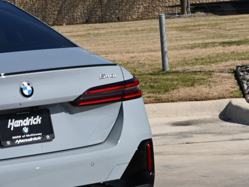 New 2026 BMW 540i xDrive w/ Executive Package image 7