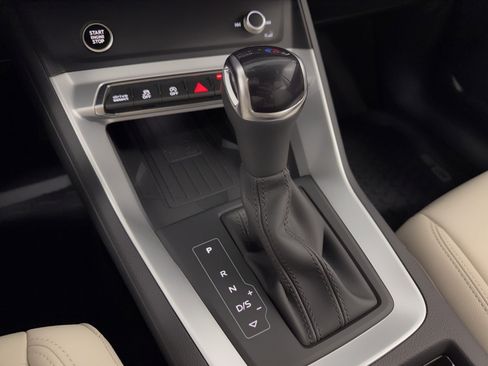 Certified 2025 Audi Q3 2.0T Premium w/ Convenience Package image 25