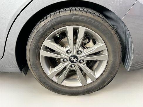 Used 2018 Hyundai Elantra Value Edition w/ Cargo Package FWD image 11