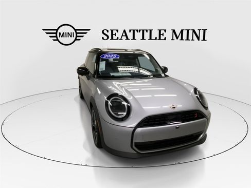 Certified 2025 MINI Cooper S image 3