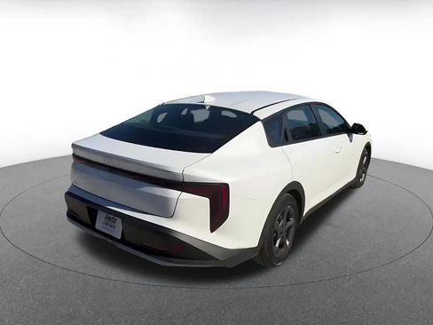 Used 2025 Kia K4 LXS image 15