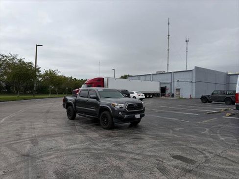Used 2019 Toyota Tacoma SR5 image 8