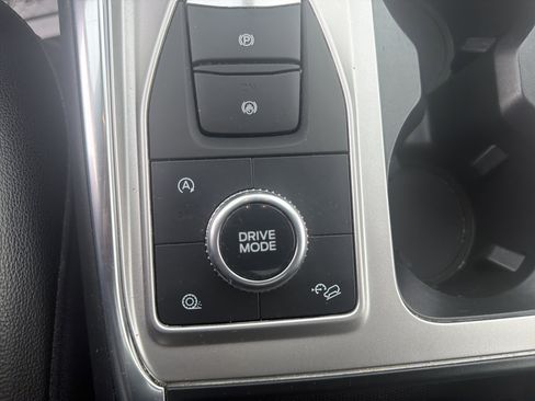Used 2020 Ford Explorer XLT w/ Equipment Group 202A AWD/4WD image 25