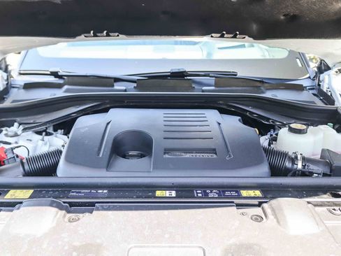 New 2026 Land Rover Range Rover Long Wheelbase SE AWD/4WD image 28