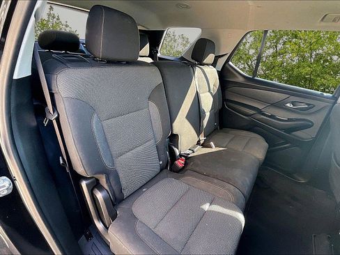 Used 2020 Chevrolet Traverse LS image 24