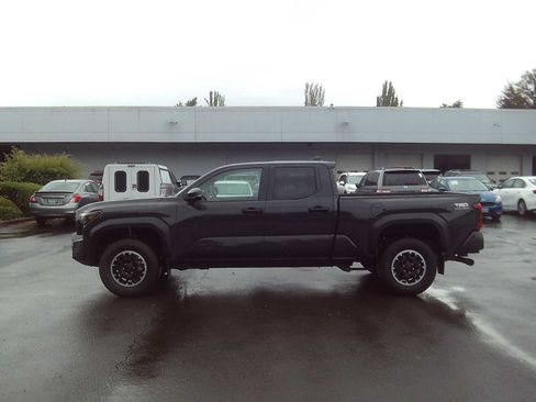 Used 2024 Toyota Tacoma TRD Off-Road w/ TRD Off Road Premium Package AWD/4WD image 2