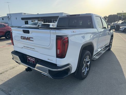 Used 2023 GMC Sierra 1500 SLT w/ SLT Premium Plus Package AWD/4WD image 6
