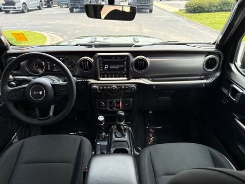 Used 2023 Jeep Gladiator Sport AWD/4WD image 23