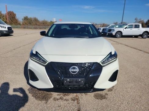 Used 2023 Nissan Maxima SV w/ Floor Mat Group image 17
