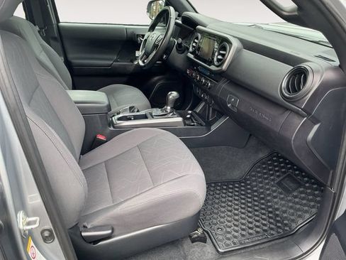 Used 2019 Toyota Tacoma TRD Off-Road AWD/4WD image 15