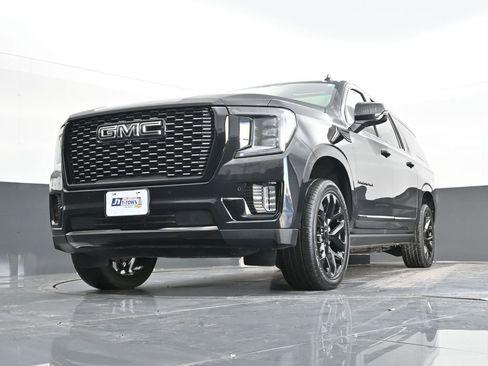 Used 2021 GMC Yukon XL Denali w/ Denali Premium Package image 49