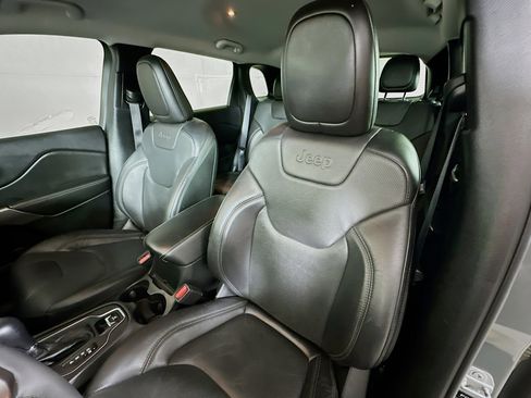 Used 2021 Jeep Cherokee Latitude Lux AWD/4WD image 19