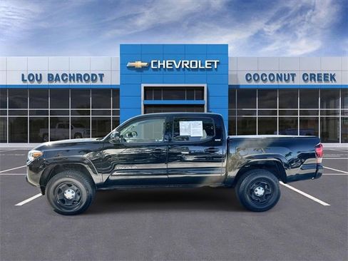 Used 2019 Toyota Tacoma SR image 5