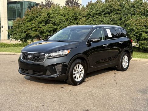 Used 2020 Kia Sorento LX w/ LX I4 Convenience Package AWD/4WD image 2
