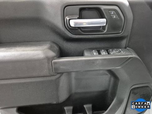 Used 2021 Chevrolet Silverado 2500 Custom w/ Custom Value Package image 13