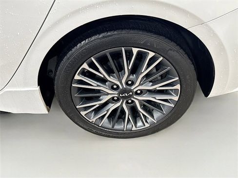 Used 2023 Kia Forte GT-Line w/ GT-Line Premium Package image 10