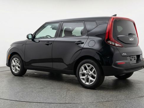 Used 2025 Kia Soul LX w/ LX Technology Package image 6
