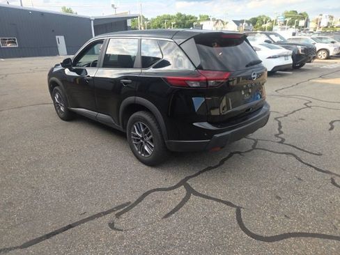 Used 2024 Nissan Rogue S AWD/4WD image 3