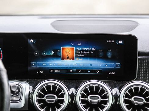 Used 2021 Mercedes-Benz GLB 250 w/ Premium Package image 14