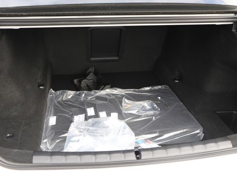 Certified 2025 BMW 740i xDrive AWD/4WD image 37